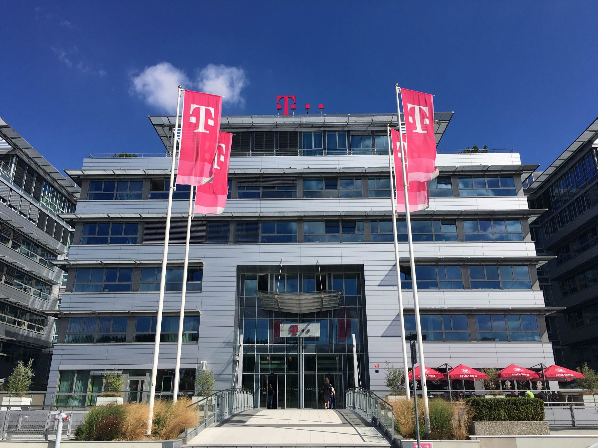 T-Mobile v prvním čtvrtletí: Vyšší nárůst přenesených dat i tržeb a pomoc Ukrajině