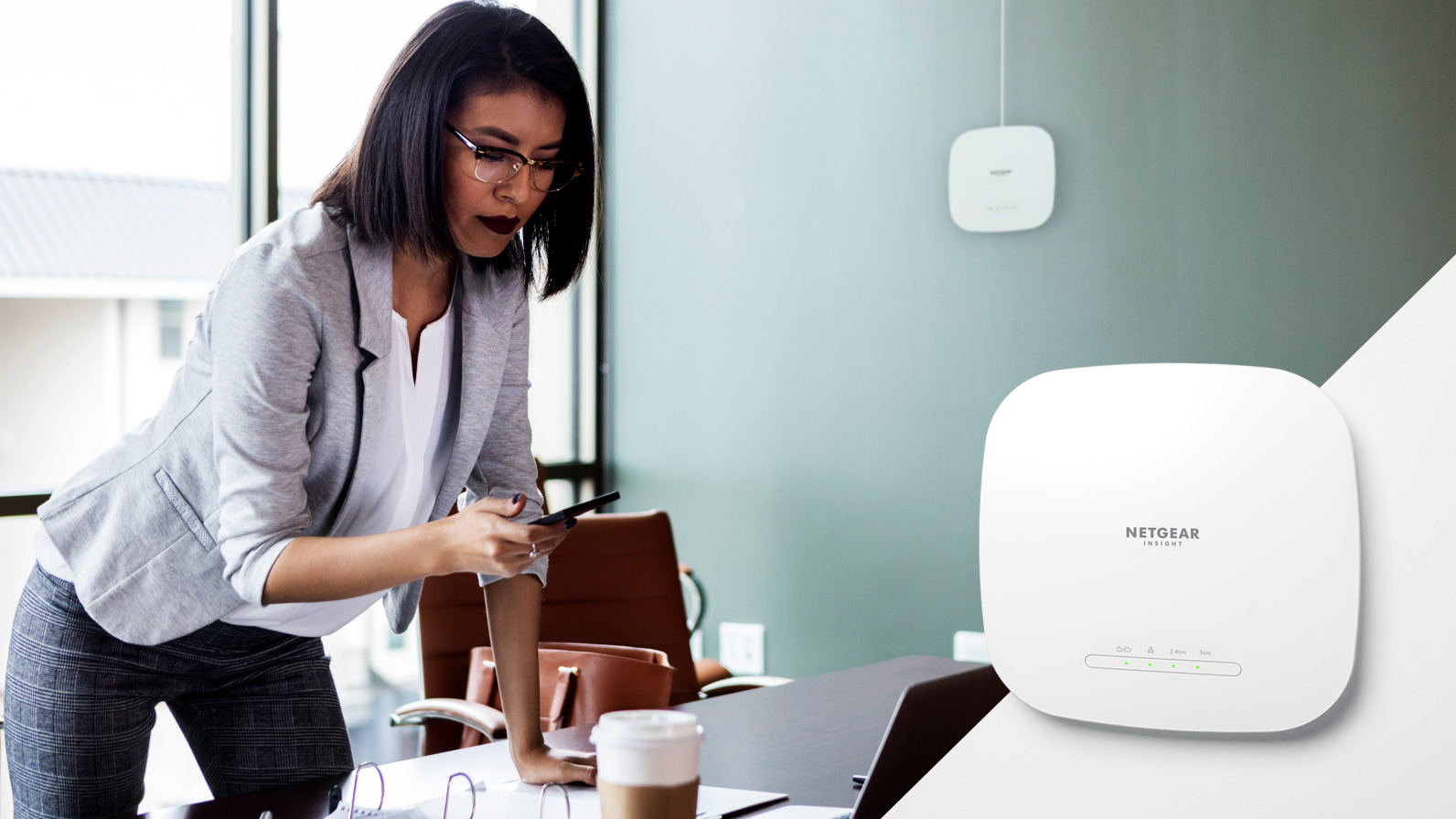 NETGEAR rozšiřuje portfolio přístupových bodů o dvoupásmový WAX615 spravovaný službou Insight. Ocení ho malé a střední firmy