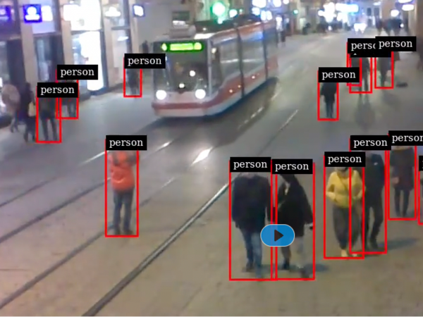 Optické senzory pomocí umělé inteligence monitorují pohyb chodců v Brně. Zmapují i návštěvníky akcí či kapacitu parkovacích stání