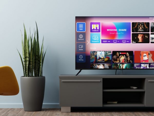 Chytré televize od Tesly nyní za nižší cenu