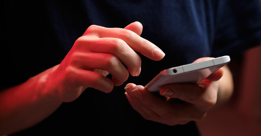 SMS a hovory jsou minulostí! Lidé přechází do messengerů a spotřeba dat letí vzhůru