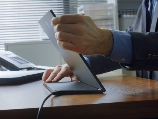 Výkon a produktivita kdykoli a kdekoli: Přenosný monitor Philips 16B1P3302