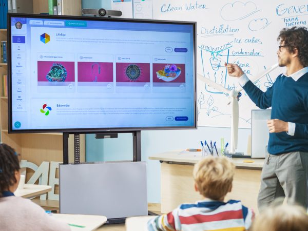 Philips BDL3052E – nové interaktivní displeje pro vzdělávání od PPDS