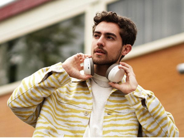 Sennheiser Momentum 4 Wireless přináší tradičně špičkový zvuk, nebývalý komfort a extrémní výdrž baterie