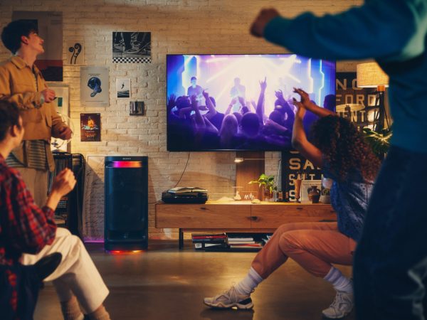 LIVE LIFE LOUD: Společnost Sony představuje nový reproduktor SRS-XV900, nejhlasitější a nejvýkonnější bezdrátový party reproduktor řady X-series