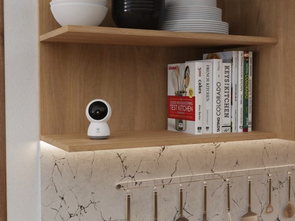Tesla představuje novou bezpečnostní kameru s otočným objektivem Tesla Smart Camera 360 (2022)