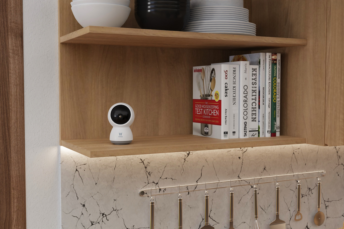 Tesla představuje novou bezpečnostní kameru s otočným objektivem Tesla Smart Camera 360 (2022)