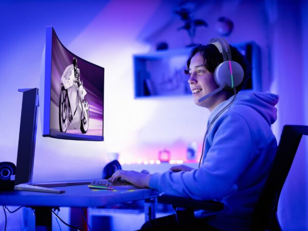 Evnia – nová řada monitorů a příslušenství Philips, která přetváří pravidla hraní