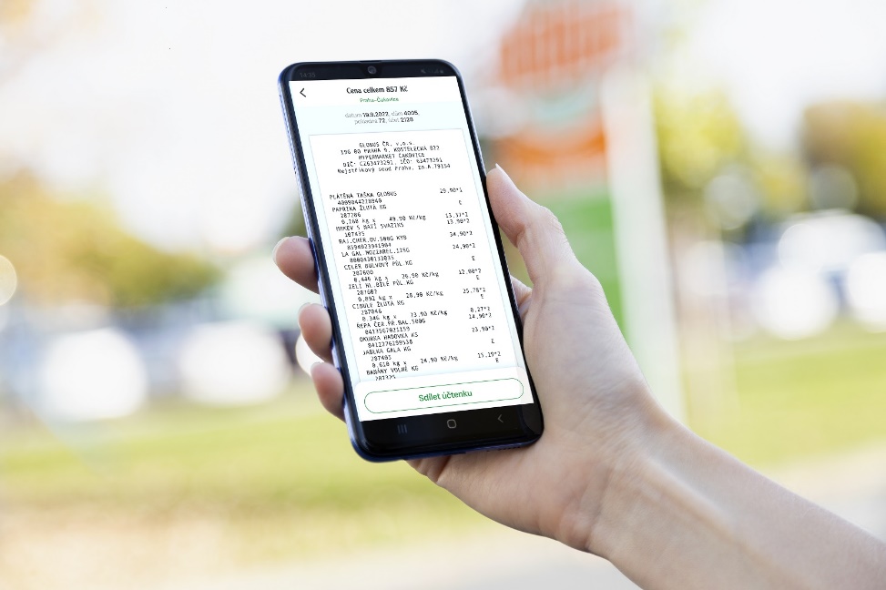 Zákazníci Globusu mohou nově chtít k nákupu zkrácenou nebo pouze elektronickou účtenku. Roční úspora může dosáhnout až 3 000 kilometrů papíru