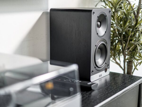 Elac ConneX: aktivní Hi-Fi reprosoustava pro gramofon, televizor, počítač i Bluetooth poslech bez dalšího zesilovače