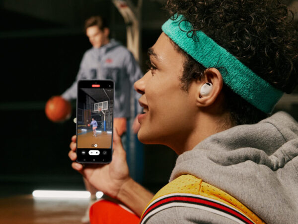 Nové aktualizace softwaru sluchátek Galaxy Buds2 Pro a hodinek Galaxy Watch rozšiřují možnosti používání kamery smartphonů Galaxy