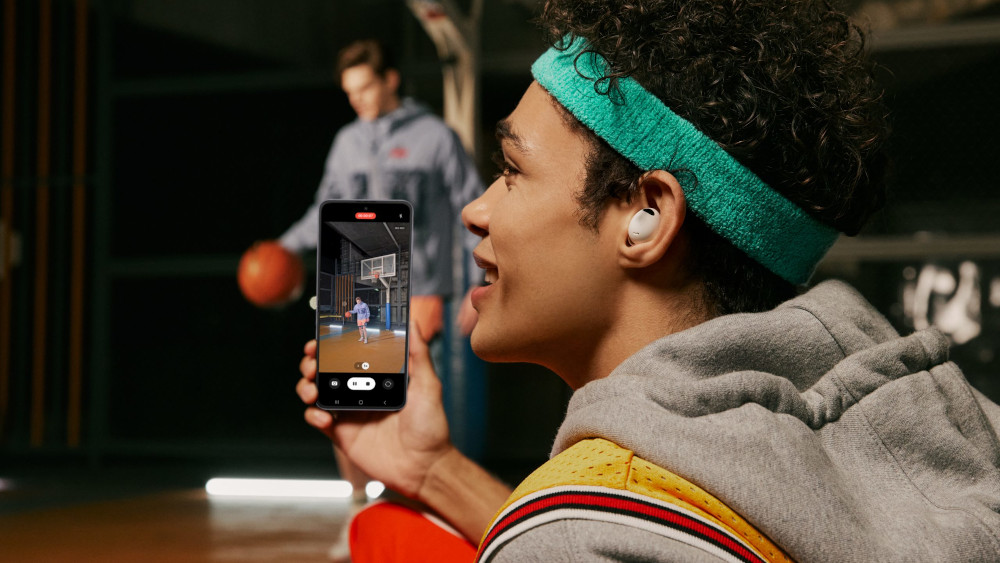 Nové aktualizace softwaru sluchátek Galaxy Buds2 Pro a hodinek Galaxy Watch rozšiřují možnosti používání kamery smartphonů Galaxy
