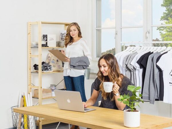Objednávka z e-shopu do hodiny doma. Dáme rozvoz navazuje spolupráci se Shoptetem, rychlé doručení nabídnou ve 40 městech