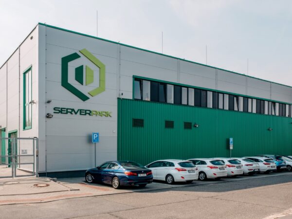 Společnost vshosting~ dosáhla loni obratu bezmála čtvrt miliardy