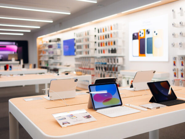 Špičkové produkty a služby od Apple – iWant otevírá Apple Premium Partner prodejnu na Václavském náměstí