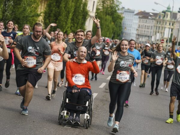 Novým partnerem světového běhu Wings for Life World Run se stala loterijní skupina Allwyn. V Česku se běh, který pomáhá, uskuteční již podesáté