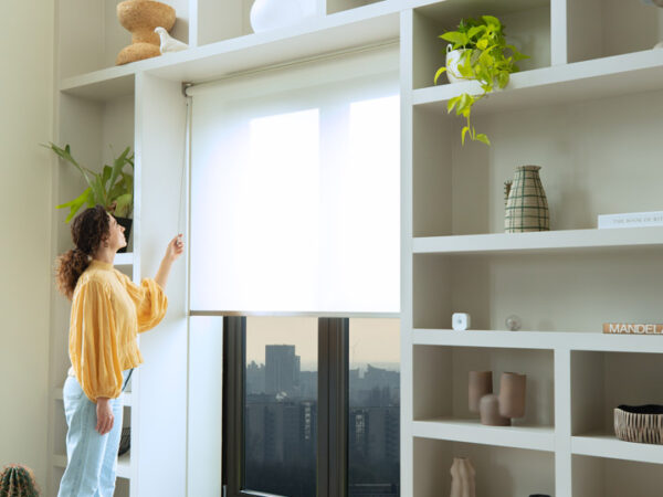 Běžné okenní rolety se mohou stát chytrými – Eve MotionBlinds míří na tuzemský trh