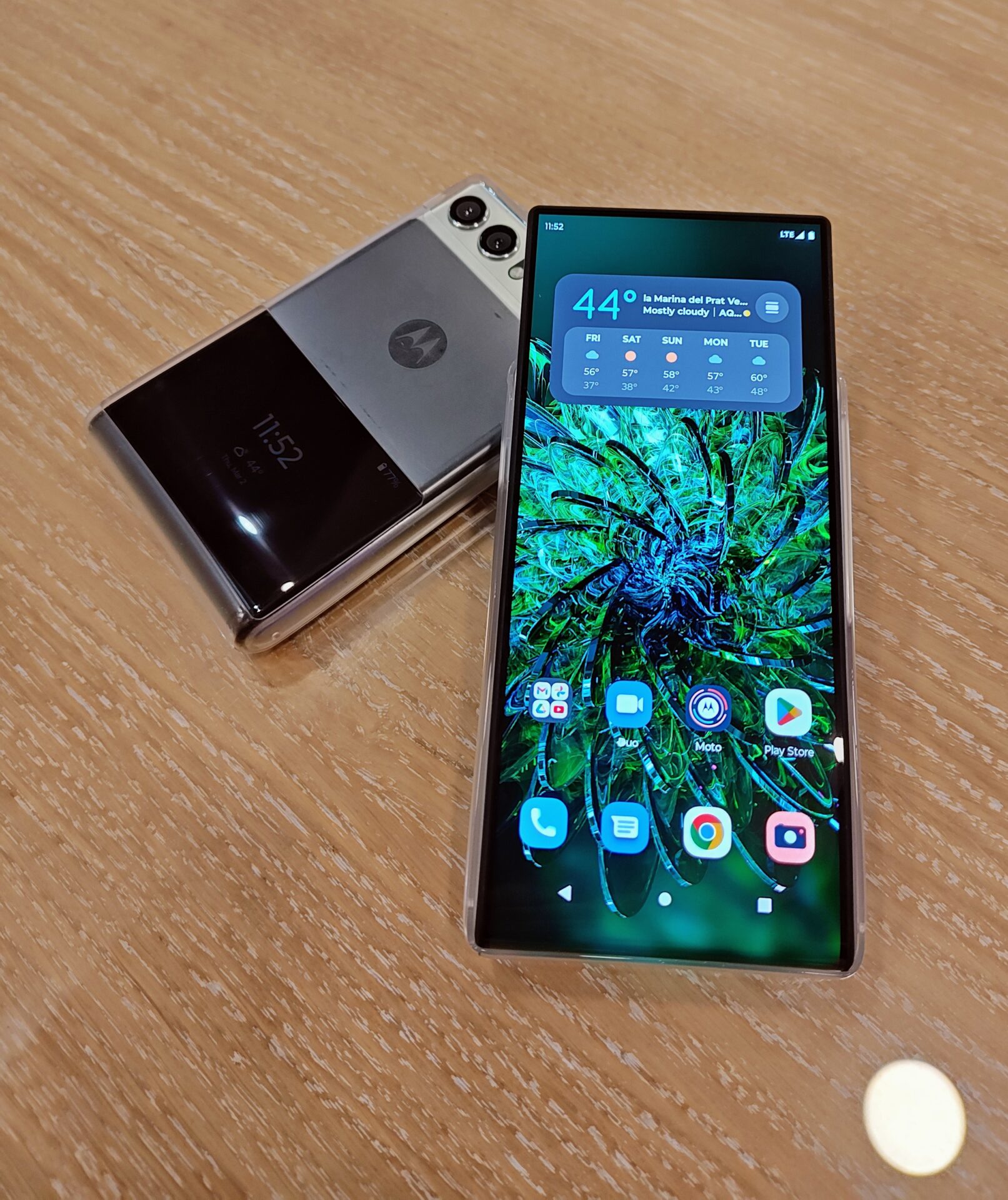 Představení konceptu rolovatelného smartphonu motorola