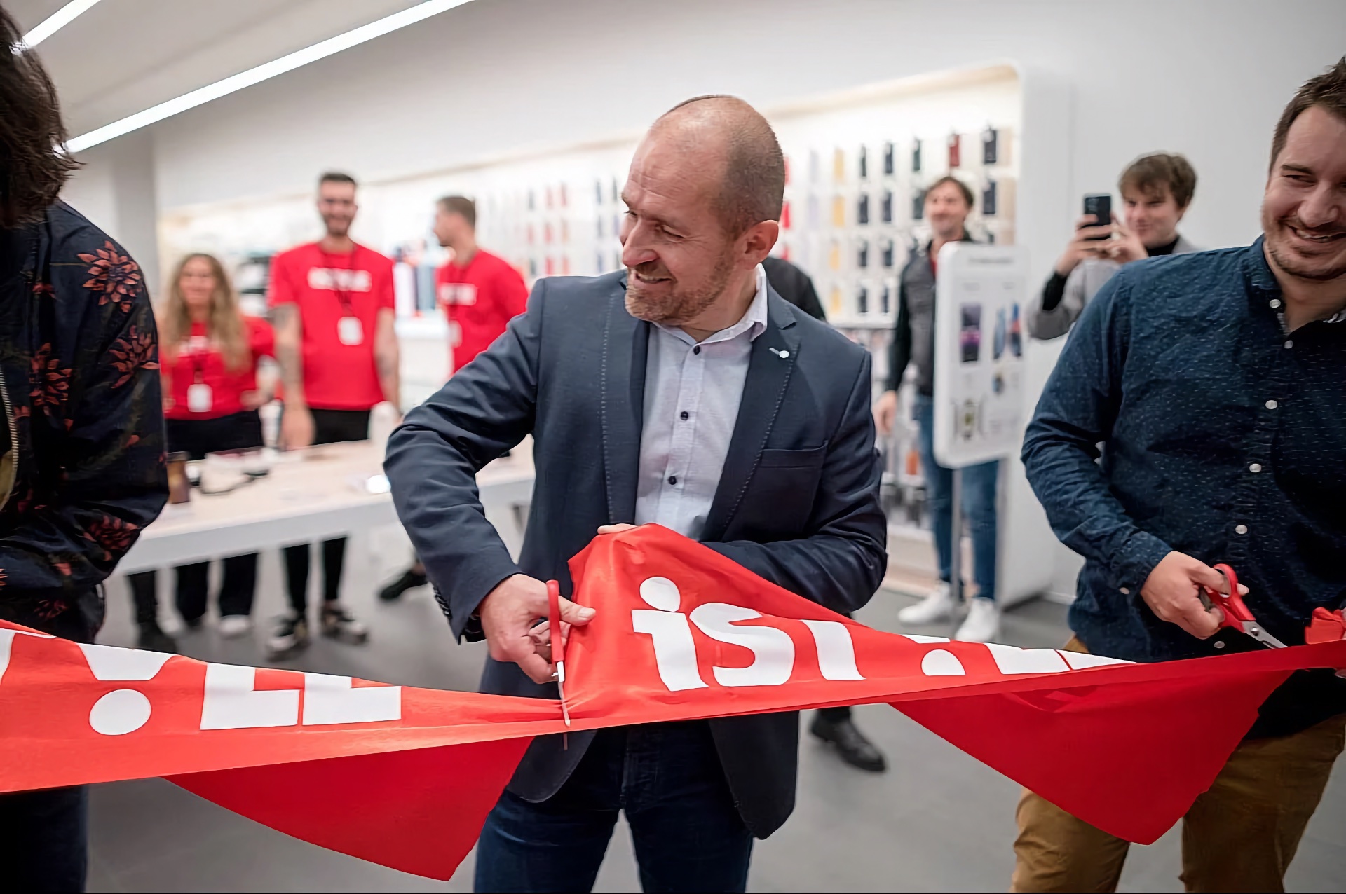 iSTYLE loni dosáhl rekordního obratu 3,2 miliardy korun. Do firem dodal 40 tisíc zařízení a otevřel první APP prodejnu v regionu