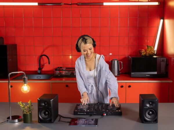 Pioneer DDJ-FLX4: Snadná cesta, jak se stát DJ