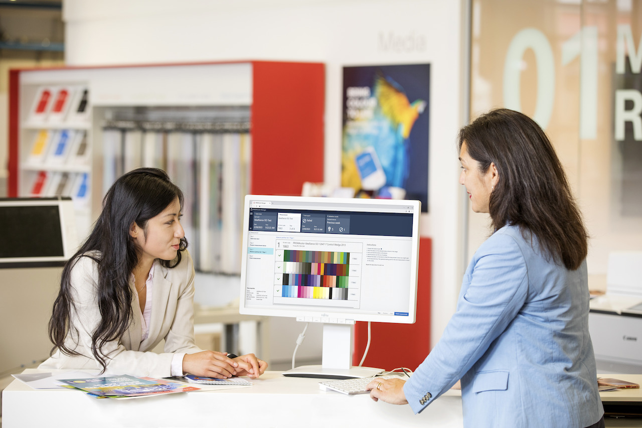Software PRISMAcolor Manager od Canonu pomůže tiskařům při ověřování a měření barev