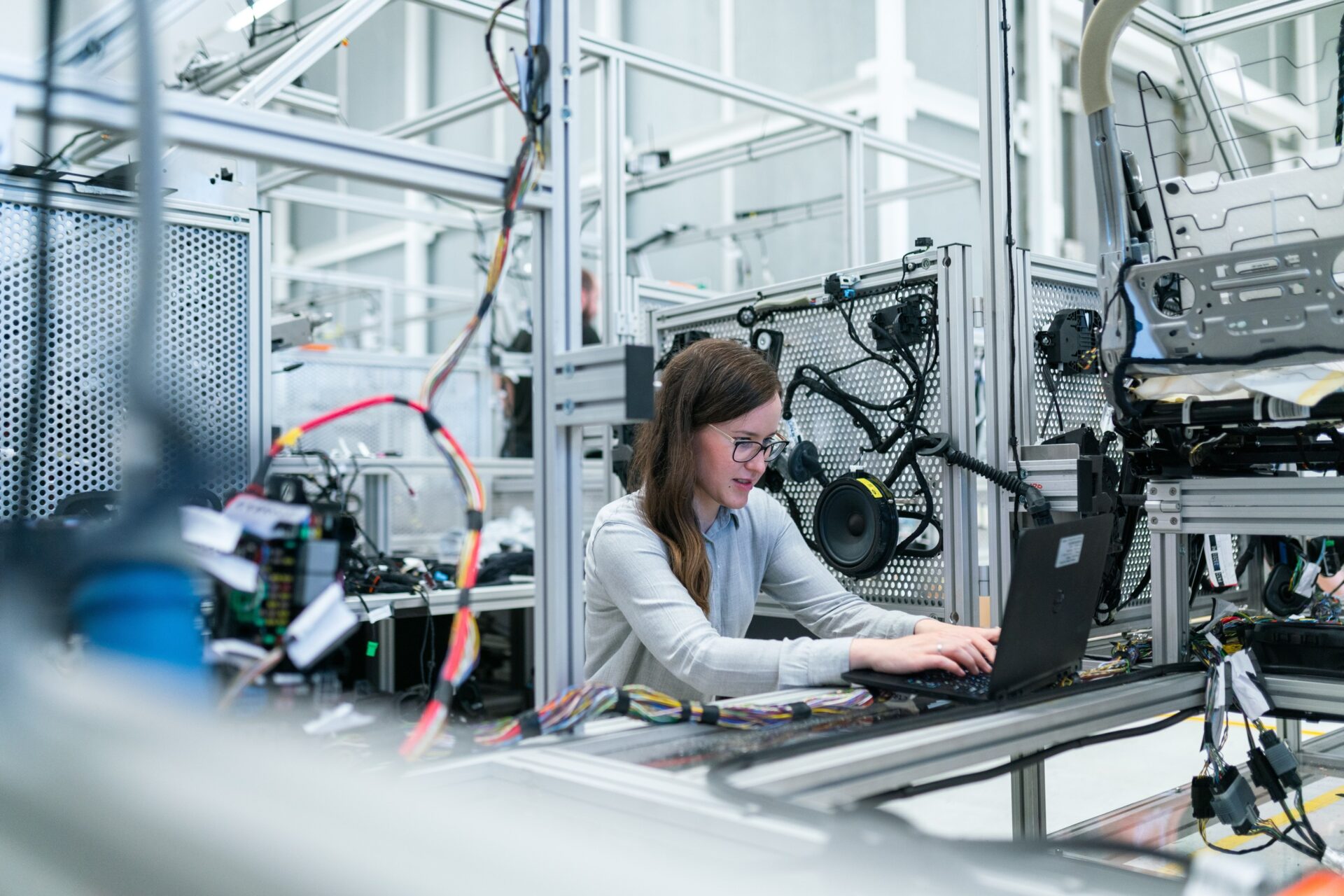Konsolidační balíček má snížit i investice do technologií. Stát riskuje udržitelnost českého průmyslu
