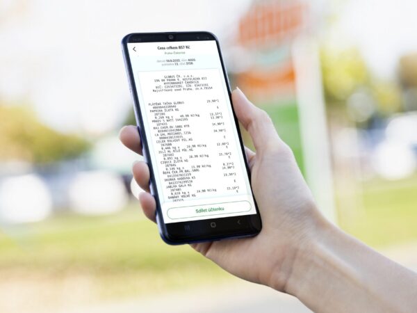 Statisíce účtenek místo na papíře v mobilní aplikaci, která nově dostala silné biometrické zabezpečení