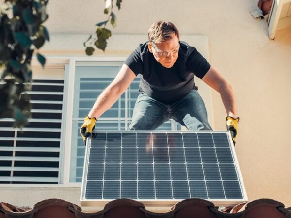 Nová služba MeteoSource předpovídá výrobu sluneční a větrné energie pro domácnosti