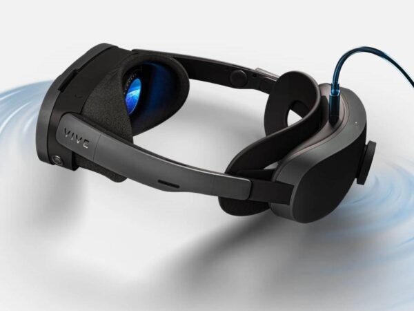 HTC VIVE XR Elite dorazil na pulty obchodů