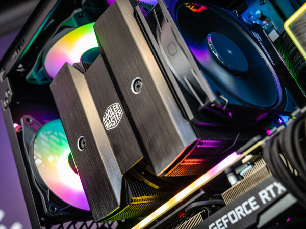 Cooler Master představuje revoluční vzduchový chladič MA824 Stealth