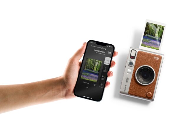 Fujifilm představuje instantní fotoaparát INSTAX SQUARE SQ40