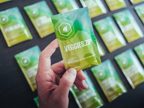 Porce zeleniny a ovoce v jednom sáčku. Český startup MADMONQ přichází s vlastními Greens
