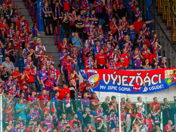 Fotbalový stadion v Teplicích přivítal podzimní část ligy s novým kamerovým systémem. Zachytí každou tvář na tribuně