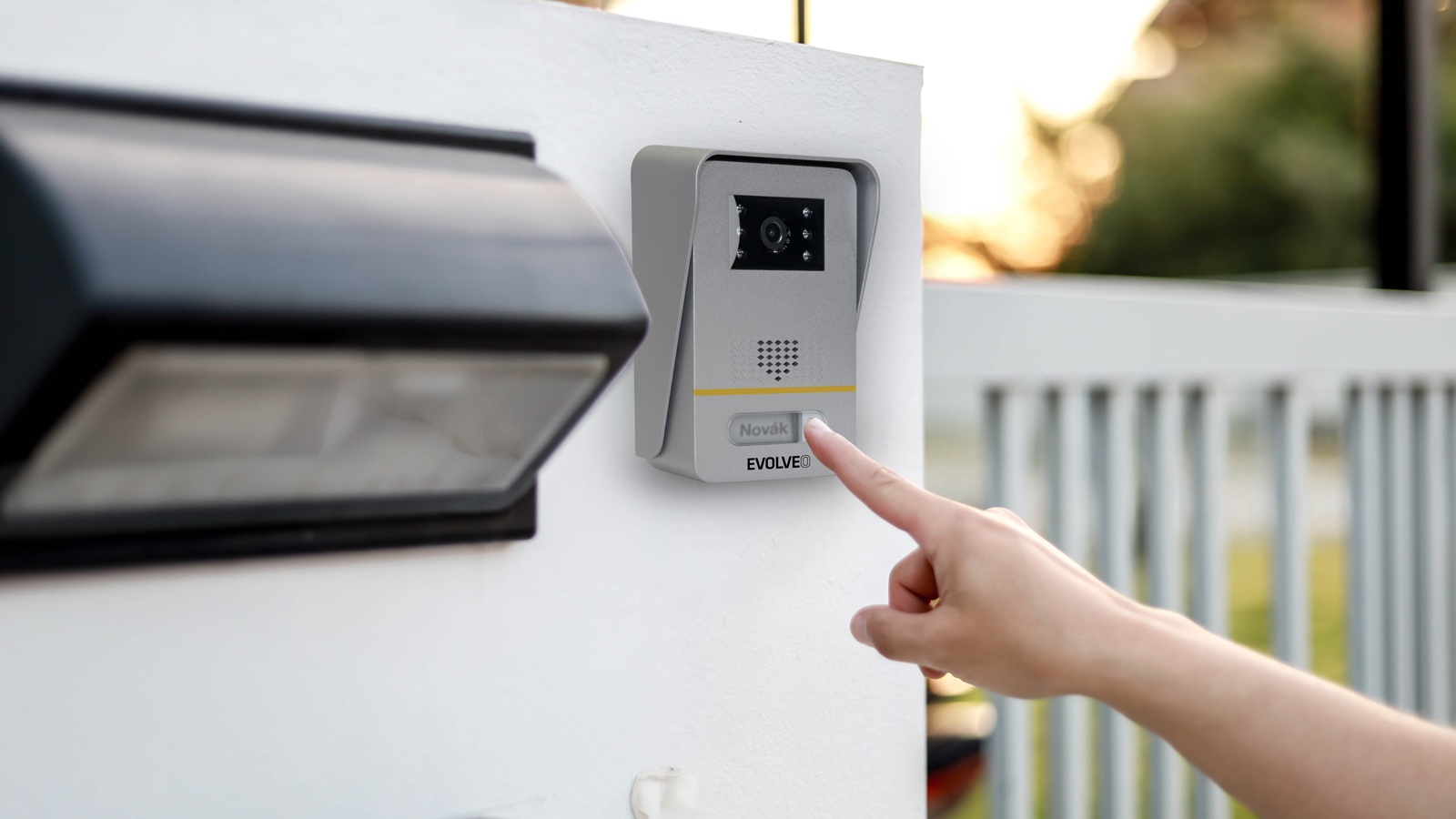 Chytré videotelefony EVOLVEO DoorPhone AP1 a AP2 s aplikací Smart Life pro kompletní systém kontroly bezpečného přístupu