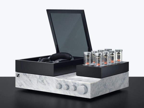 Headphones Day 2023: jedinečná příležitost slyšet sluchátka Sennheiser HE-1 za více než 1 600 000 Kč