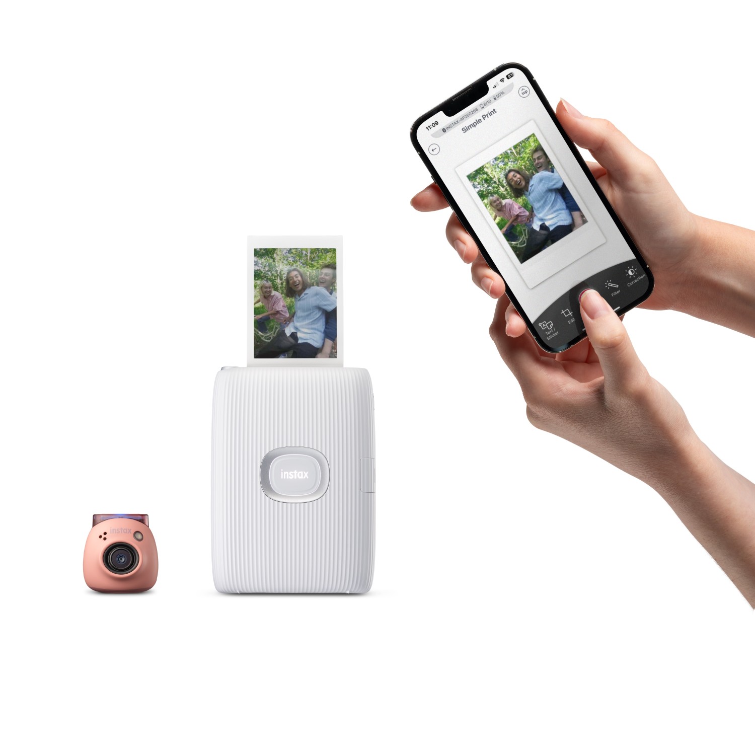 Nový digitální fotoaparát INSTAX Pal se vám vejde do dlaně