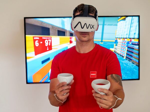 PENNY TESTUJE VR TECHNOLOGIE PRO ŠKOLENÍ SVÝCH ZAMĚSTNANCŮ