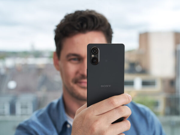 Společnost Sony představuje nejnovější prémiový smartphone Xperia 5 V