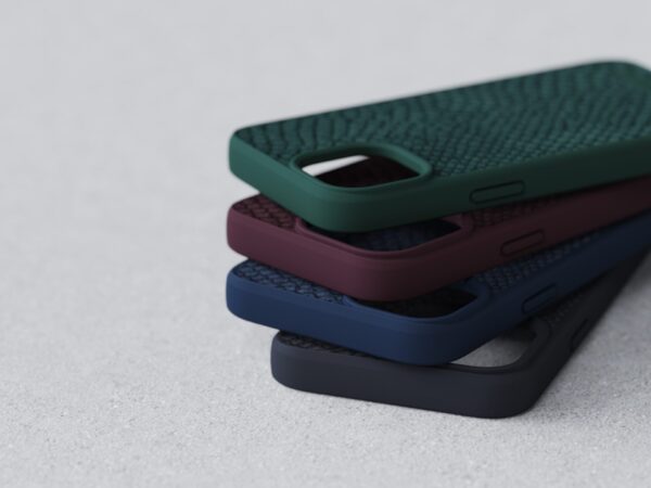 Z pravé kůže a přesto 100% ekologické kryty Njord pro iPhone 15