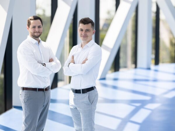 Shopsys kupuje agenturu Sounds Good a nově nabízí e-shopy na míru i na platformě Shopify Plus