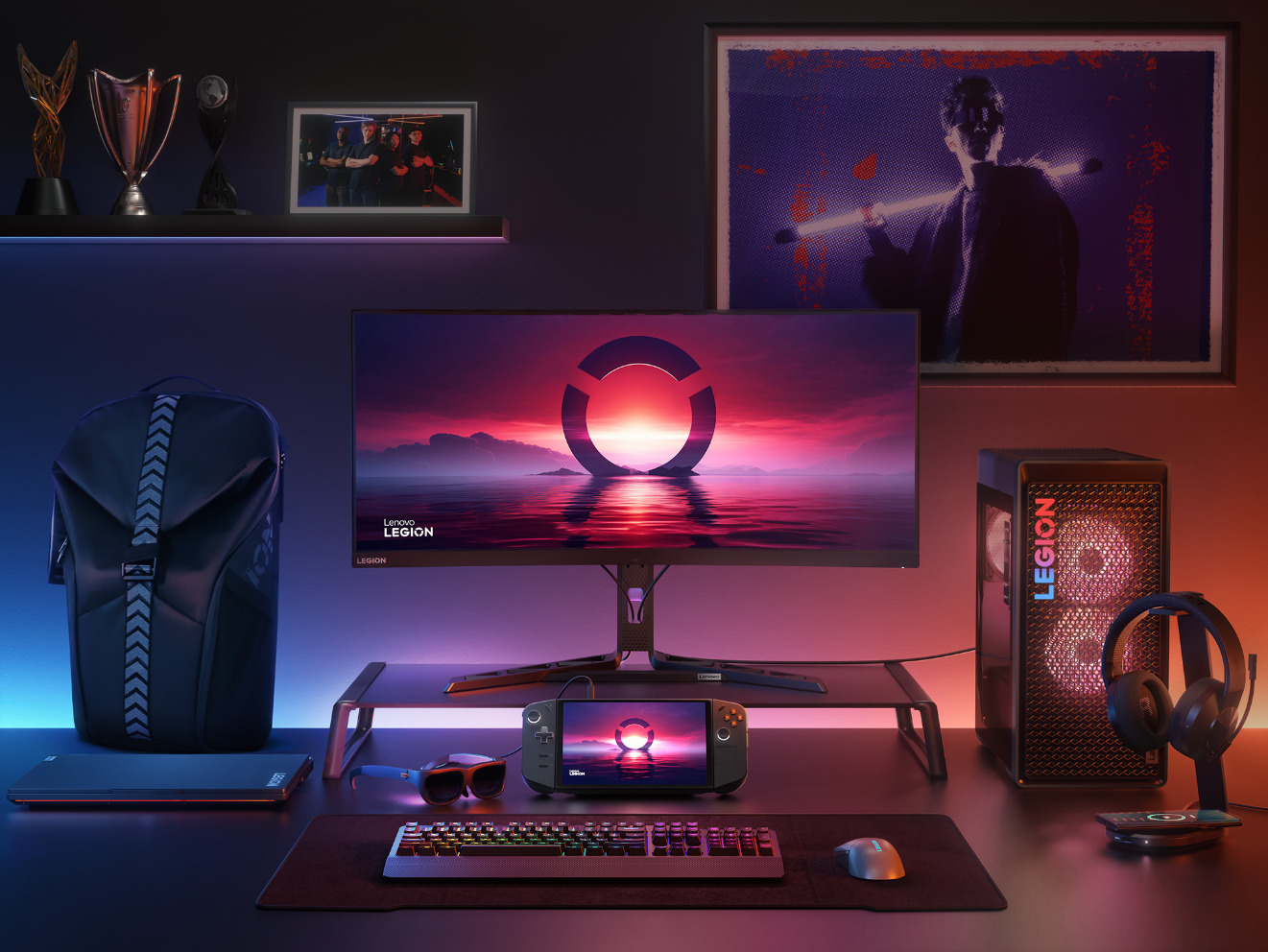 A computer on a desk

Description automatically generated