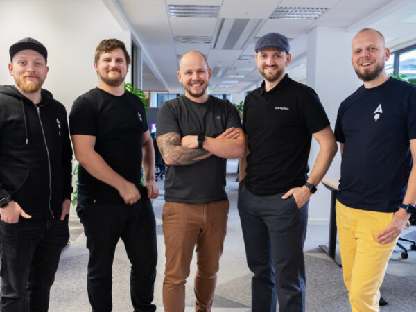 Ve své grantové výzvě podpořil Google.org vzdělávací platformu pro začínající startupy StartupBox. S implementací umělé inteligence jí pomůže partnerství s Appliftingem