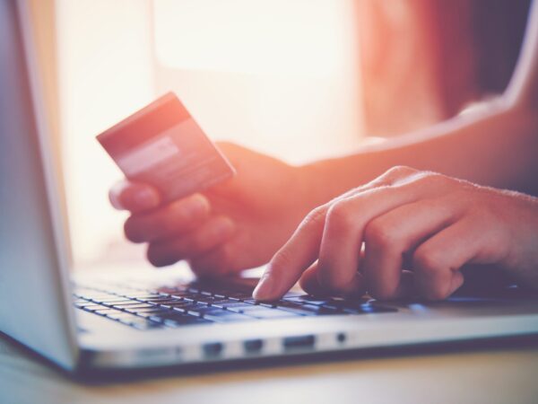 Black Friday jako zlatý důl pro e-shopy? Do slevových akcí se i letos zapojí většina internetových obchodů