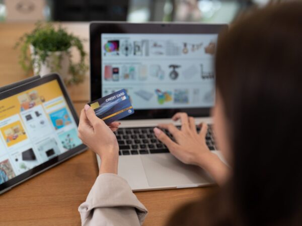 Black Friday v e-commerce: Větší tržby a rekordní počet odeslaných e-mailů