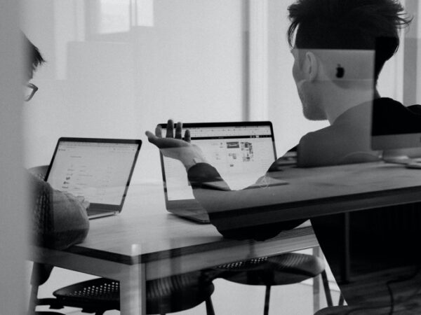 Umělá inteligence v digitální agentuře, aneb kde AI pomáhá a kde má ještě rezervy