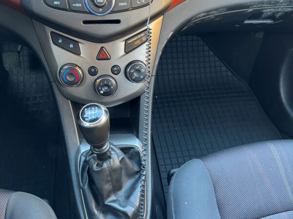 AAA AUTO: Nedovolené telefonování za jízdy od Nového roku výrazně podraží