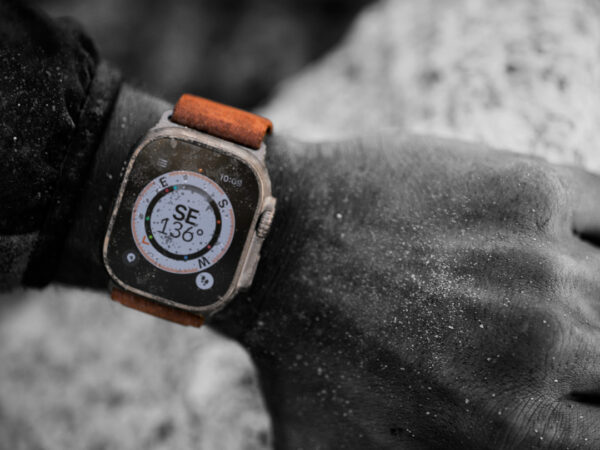 Chytré náramky jsou přežitkem, Češi si rádi připlatí za sofistikovanější hodinky. Vede Apple, Garmin a Samsung