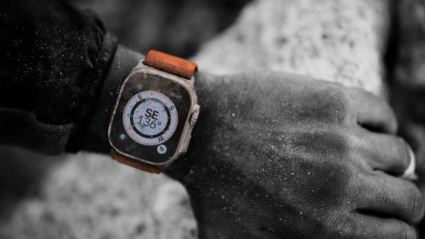 Chytré náramky jsou přežitkem, Češi si rádi připlatí za sofistikovanější hodinky. Vede Apple, Garmin a Samsung