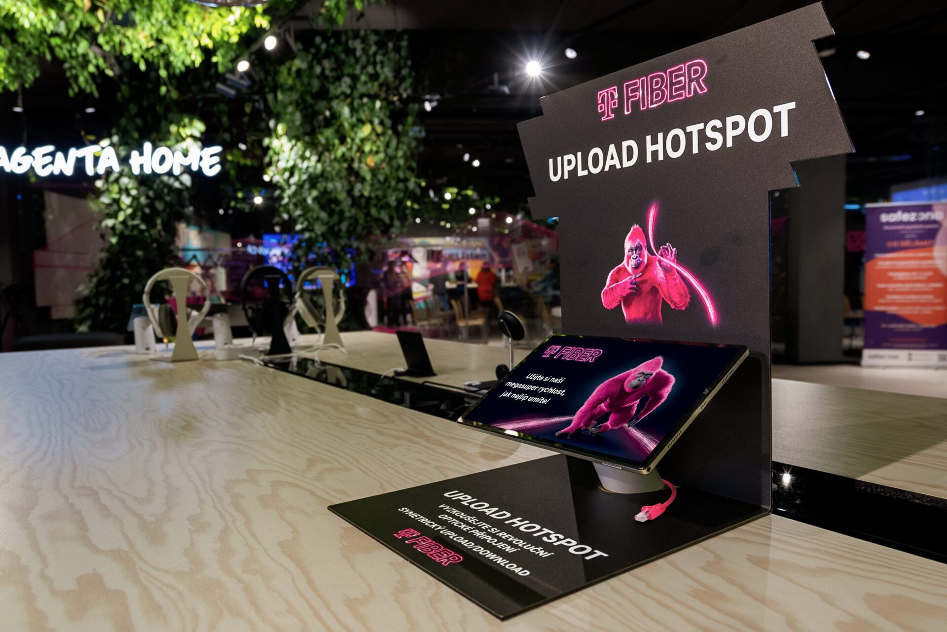 T-Mobile představuje v pražském Magenta Experience Centru 8Gigový „Upload HotSpot“
