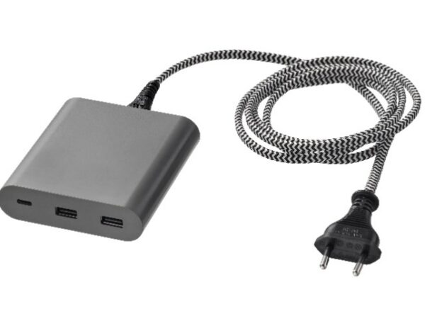 IKEA stahuje z prodeje USB nabíječku ÅSKSTORM (40 W, tmavě šedá). Důvodem je riziko popálenin a úrazu elektrickým proudem
